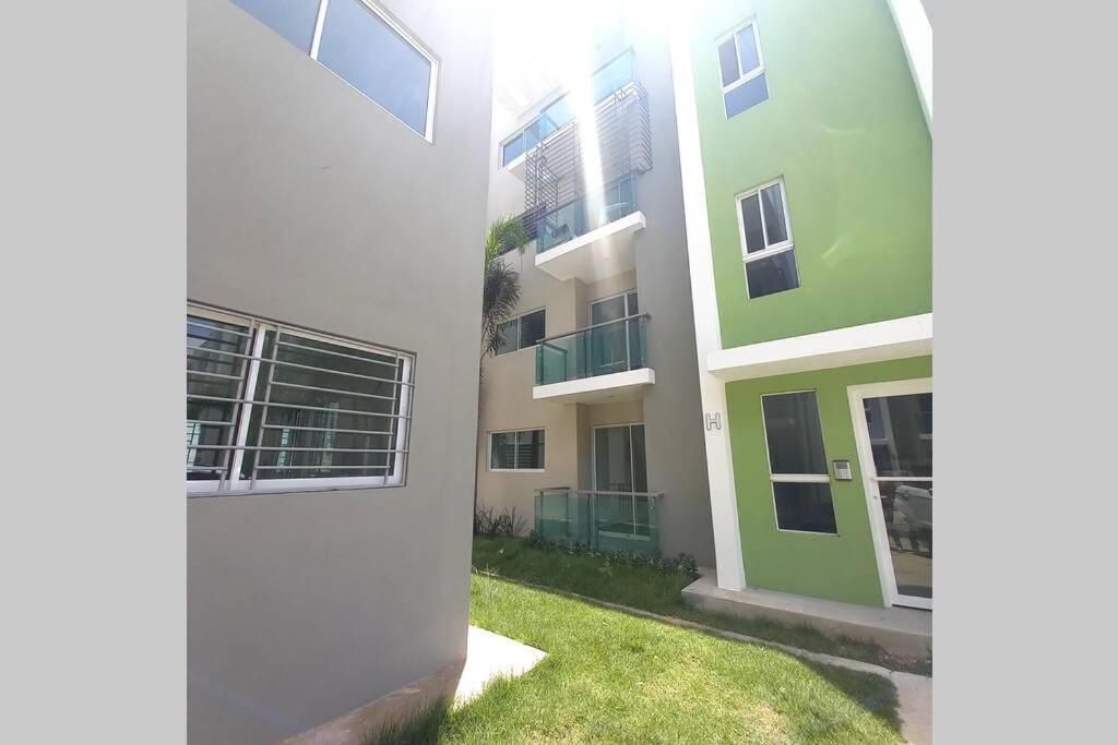 Confortable Apartamento De 3 Tres Habitaciones, Con Hermosa Vista De Area Verde, Ademas De Piscinas Y Juegos Infantiles En Area Recreativa Santiago De Los Caballeros Kültér fotó