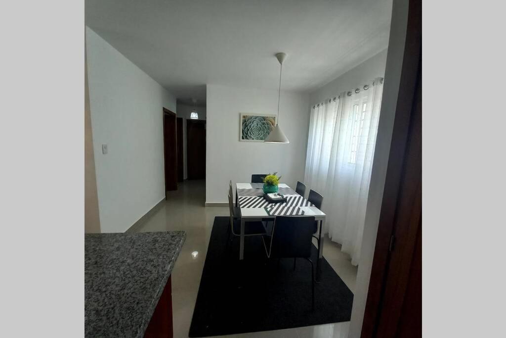Confortable Apartamento De 3 Tres Habitaciones, Con Hermosa Vista De Area Verde, Ademas De Piscinas Y Juegos Infantiles En Area Recreativa Santiago De Los Caballeros Kültér fotó