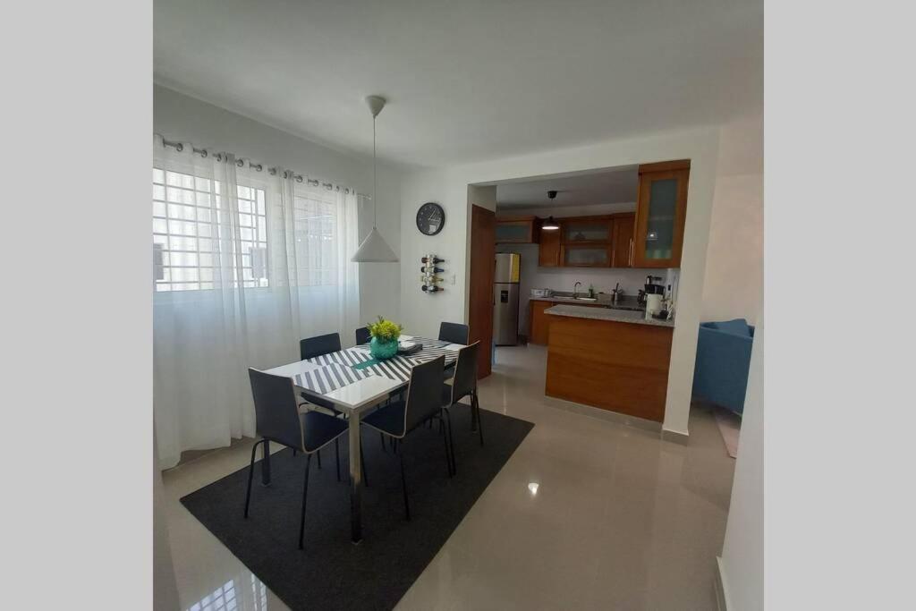 Confortable Apartamento De 3 Tres Habitaciones, Con Hermosa Vista De Area Verde, Ademas De Piscinas Y Juegos Infantiles En Area Recreativa Santiago De Los Caballeros Kültér fotó